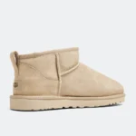 WMNS Classic Ultra Mini boots
