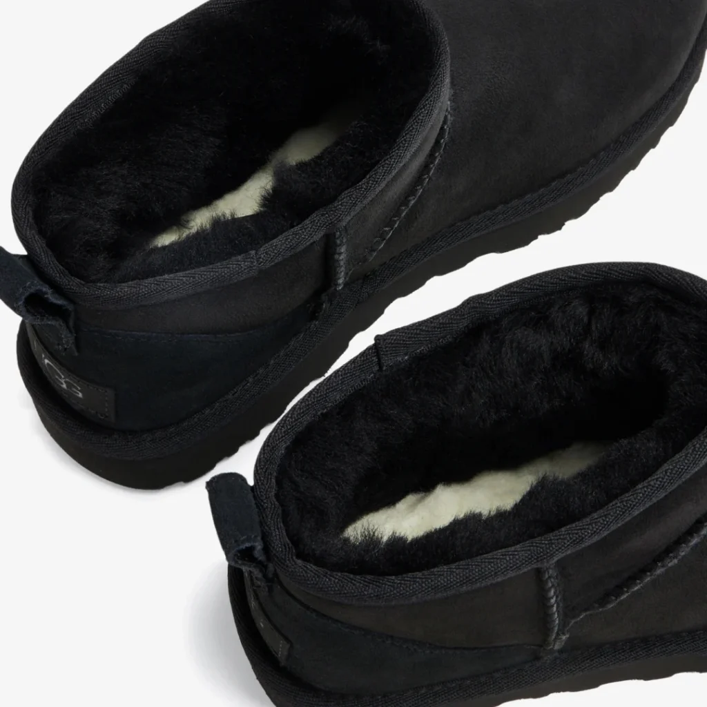 WMNS Classic Ultra Mini boots