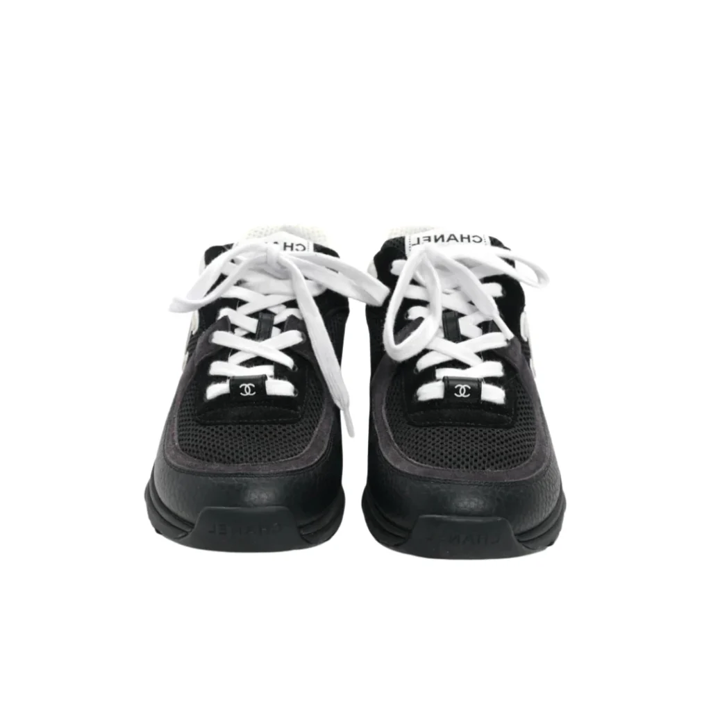 Runner Black White